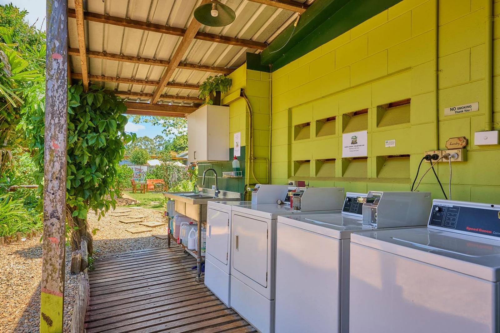 On The Wallaby Eco Lodge Yungaburra Exteriér fotografie